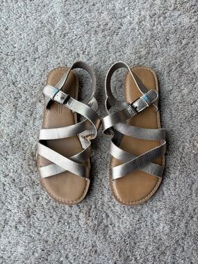 TOMS Rose Gold Strappy Leather Sandals | Size 7